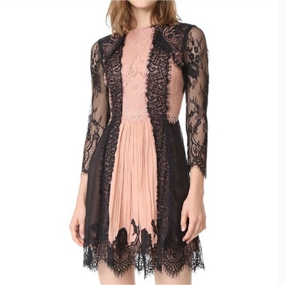 Alice + Olivia Dresses & Skirts - EUC Alice + Olivia Kaylen lace dress